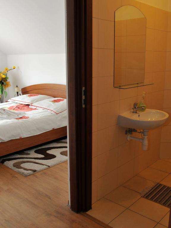 Hotel Restauracja Lorenzo Stopnica Εξωτερικό φωτογραφία