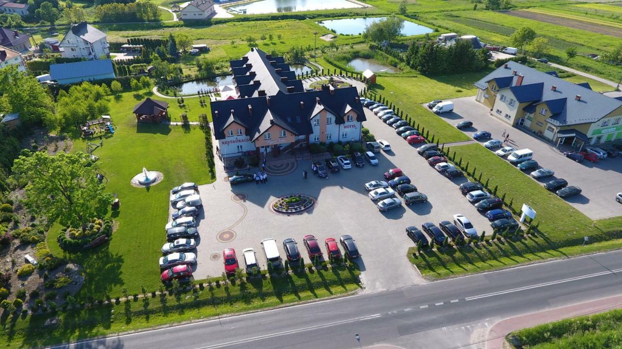 Hotel Restauracja Lorenzo Stopnica Εξωτερικό φωτογραφία